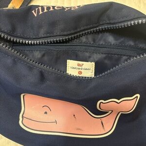 #vineyardvines fannypack 😍